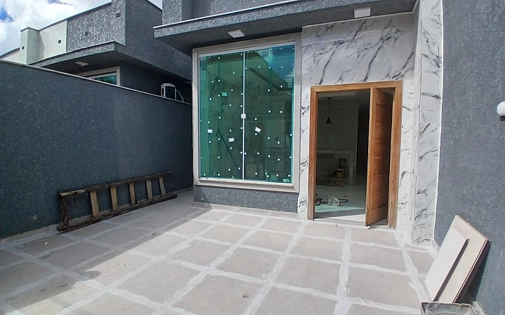 VENDO CASA - 02 Dorm. (01 Suite) Casa