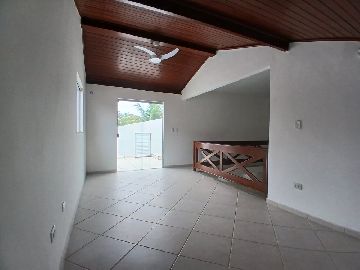 Mezanino com sacada
