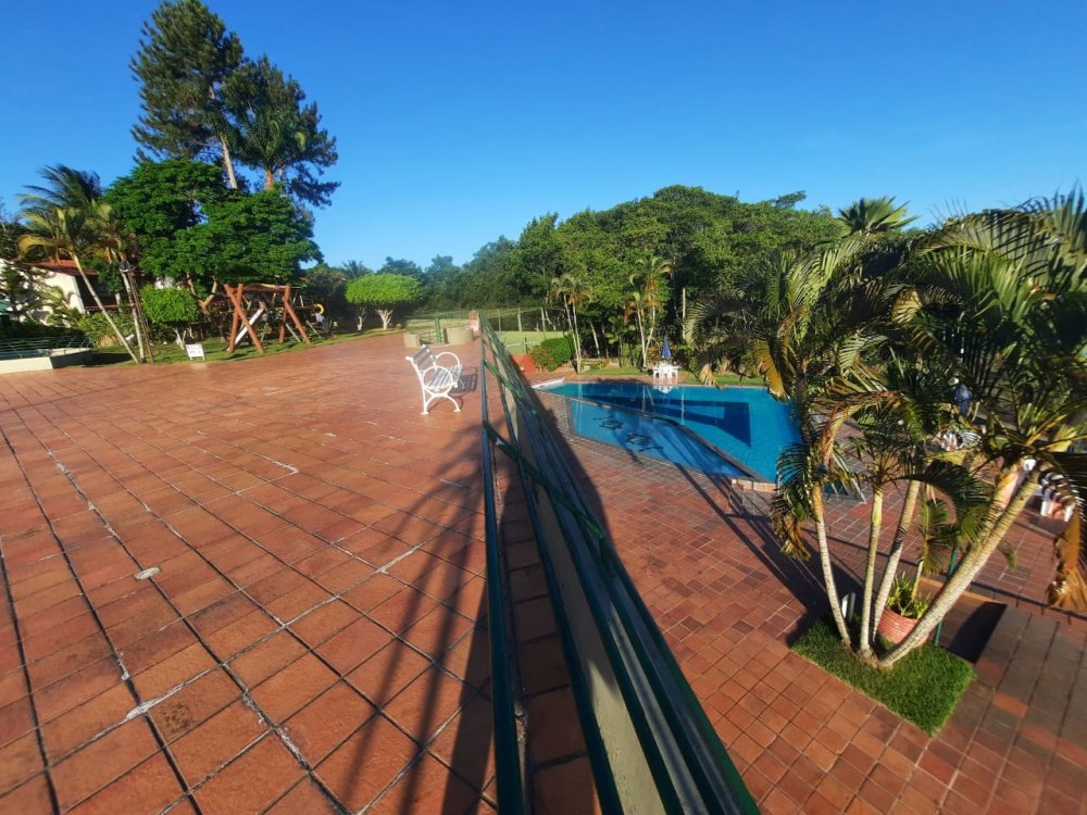 �rea de lazer e piscina