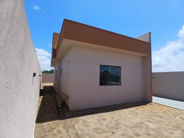 Lateral esquerda - da casa