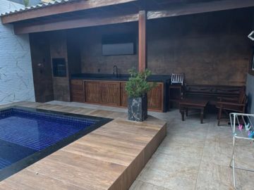 Casa com 03 quartos (01 suite)